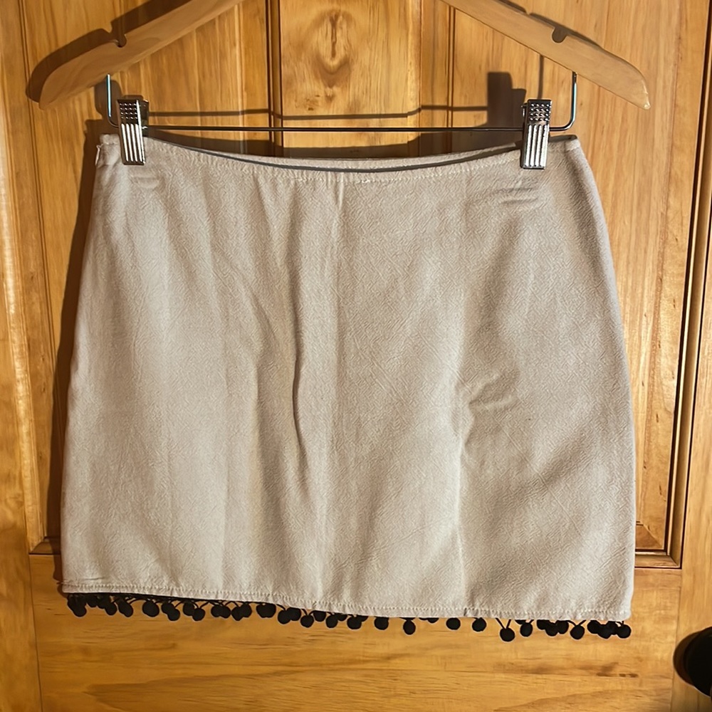 ❤️ Adorable Altar’d State Embroidered Mini Skirt, NWT!& Matching Pom Earrings 😍 - Picture 3 of 16